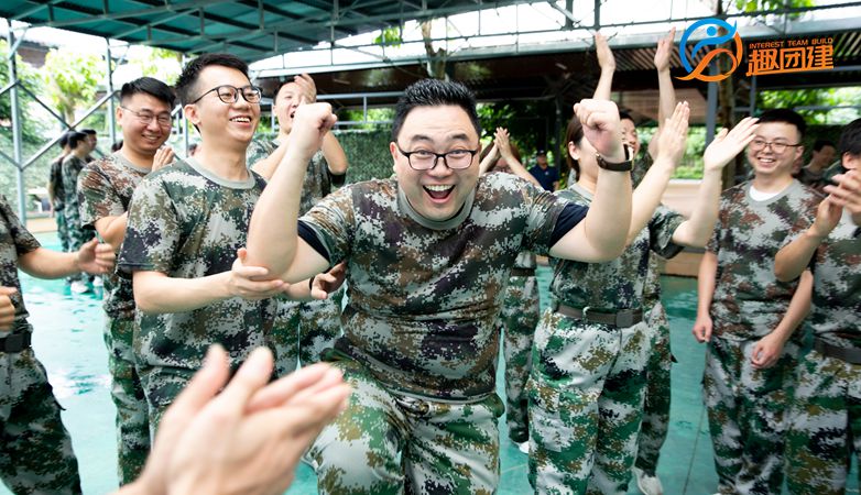 2天凝聚力拓展培训--军事特训营新起点心出发